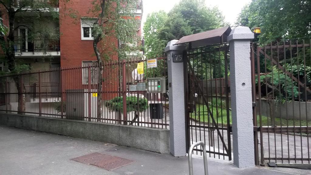 Bed & Breakfast A San Siro 75 米兰 外观 照片